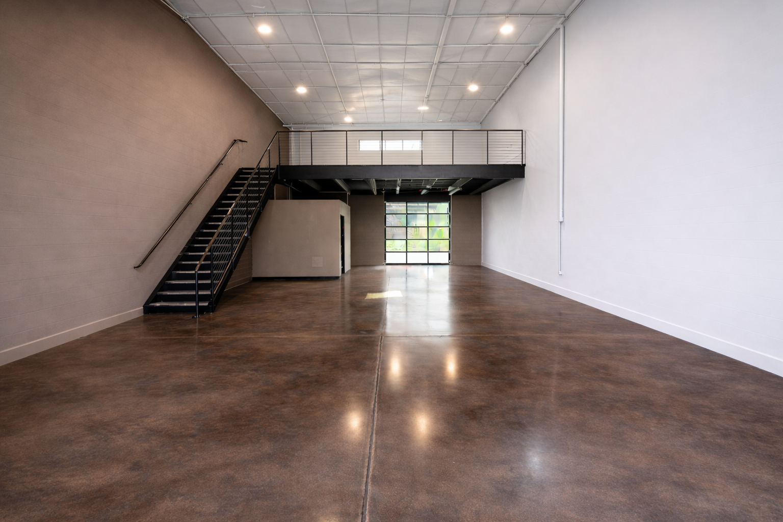 White Walls - Warm Theme - Mocha Polish